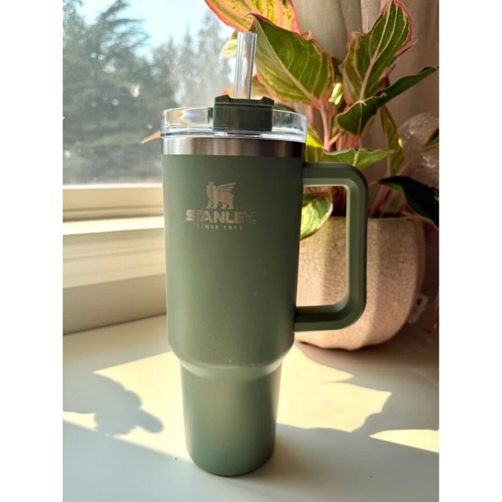 Stanley quencher in shrub